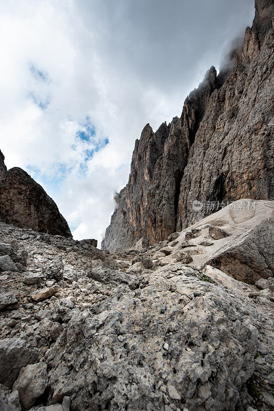 意大利Trentino上阿迪杰:Dolomites - Sella Pass, Saslonch Pass